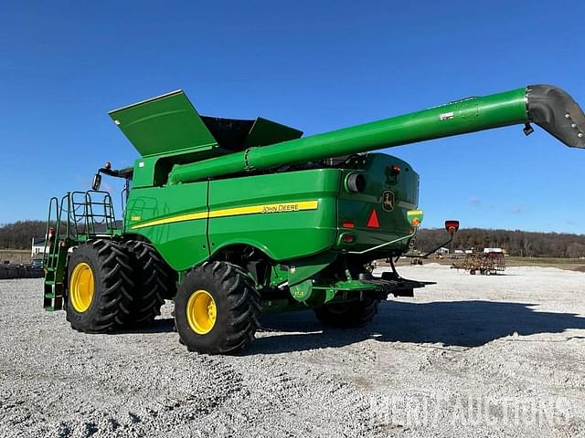 Image of John Deere S680 equipment image 3