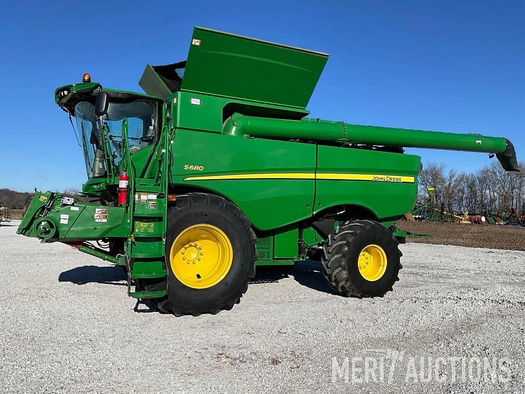 Image of John Deere S680 Primary image