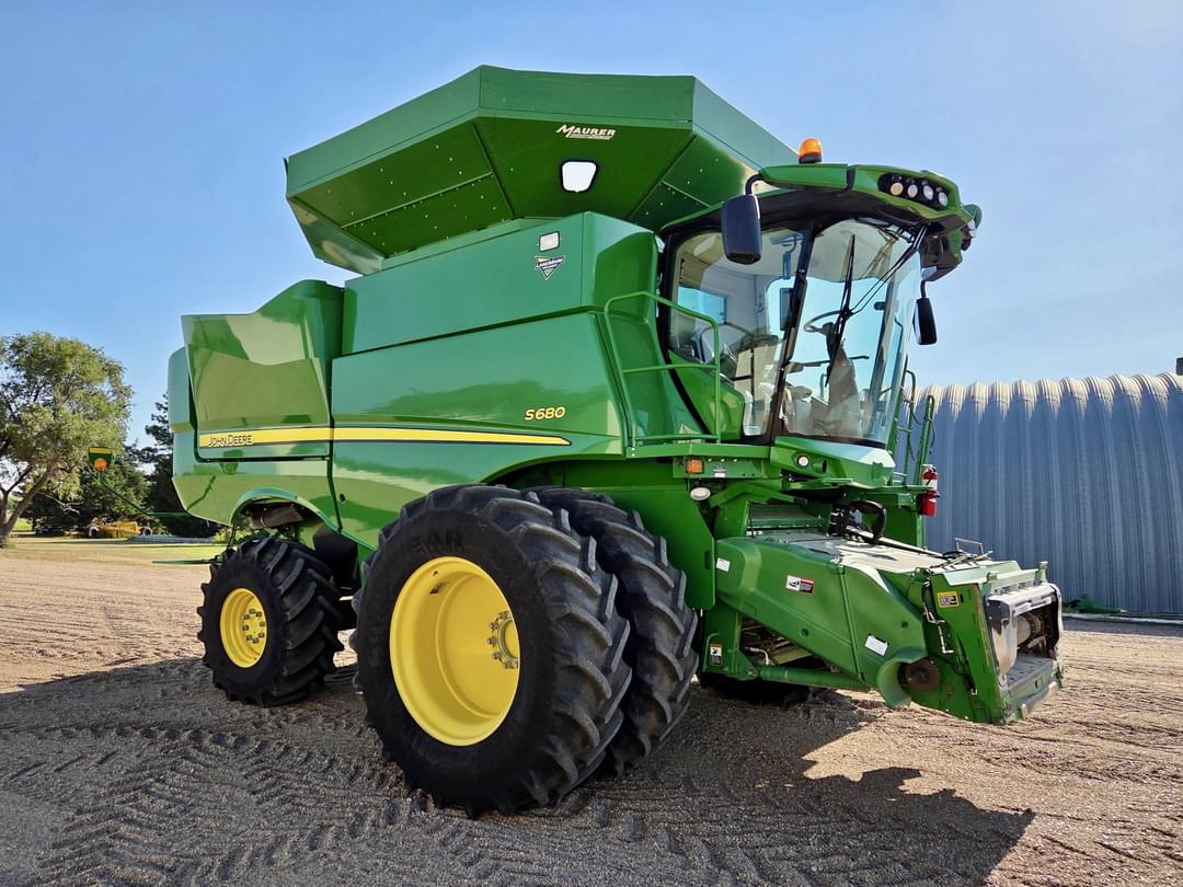 Image of John Deere S680 Primary image
