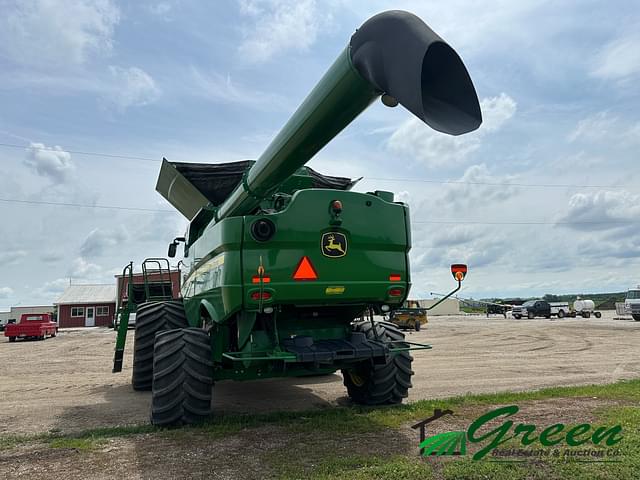 Image of John Deere S680 equipment image 3