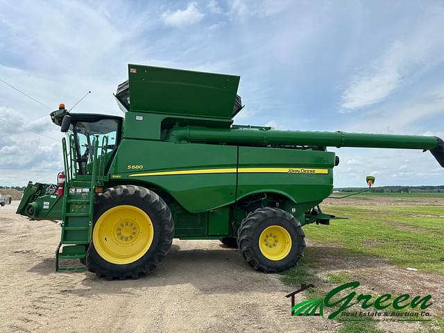 Image of John Deere S680 equipment image 1