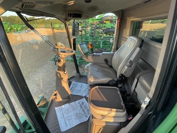 Image of John Deere S680 equipment image 2