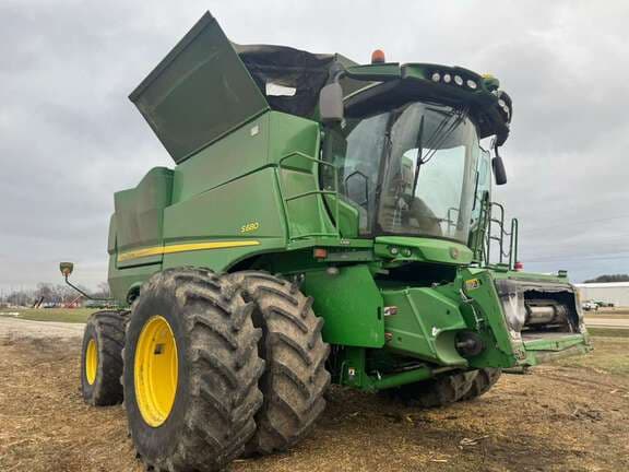 Image of John Deere S680 equipment image 1
