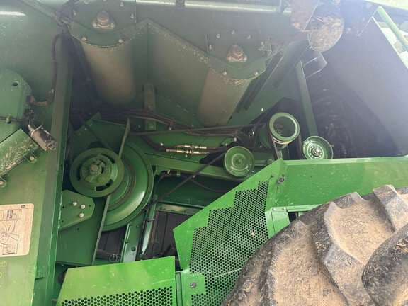 Image of John Deere S680 equipment image 3