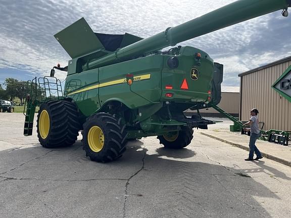 Image of John Deere S680 equipment image 2