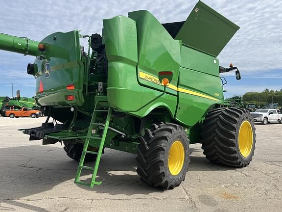 Image of John Deere S680 equipment image 4