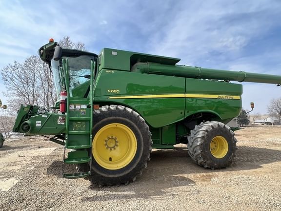 Main image John Deere S680