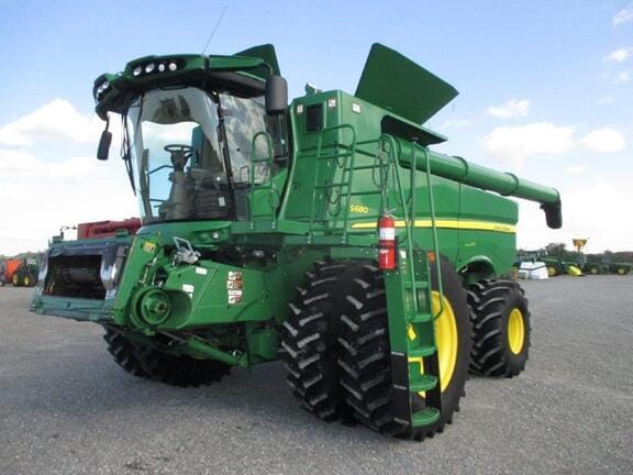 Main image John Deere S680