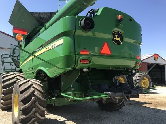 Main image John Deere S680