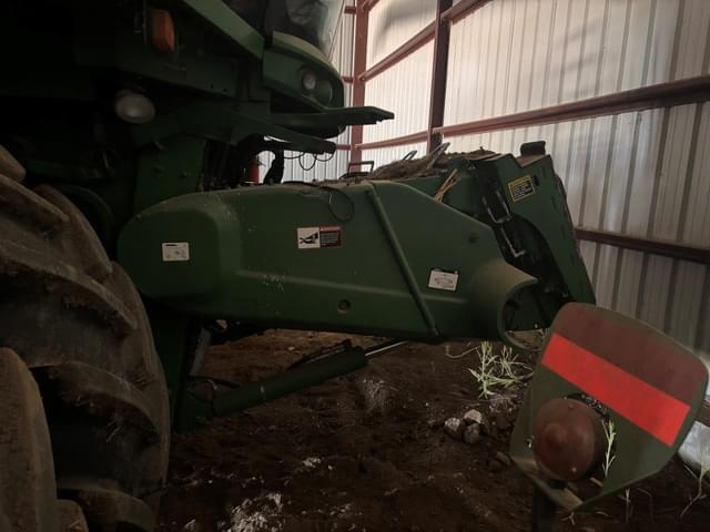 Image of John Deere S680 equipment image 4