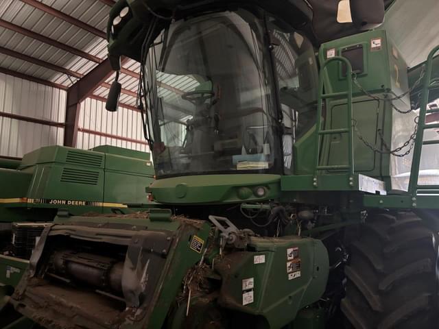 Image of John Deere S680 equipment image 1