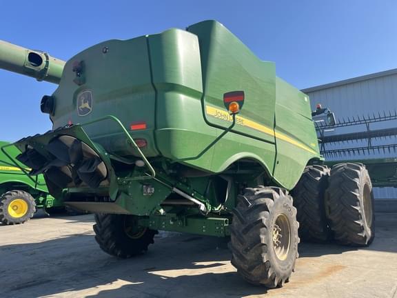 Image of John Deere S680 equipment image 4