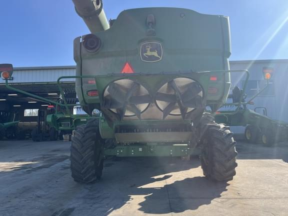 Image of John Deere S680 equipment image 3