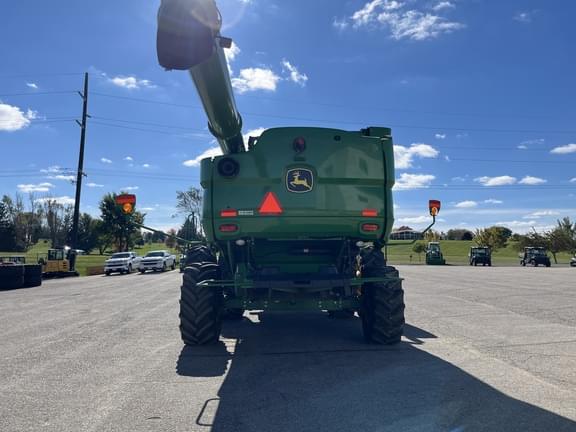 Image of John Deere S680 equipment image 4
