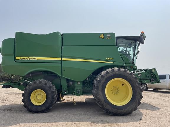 Image of John Deere S680 equipment image 2