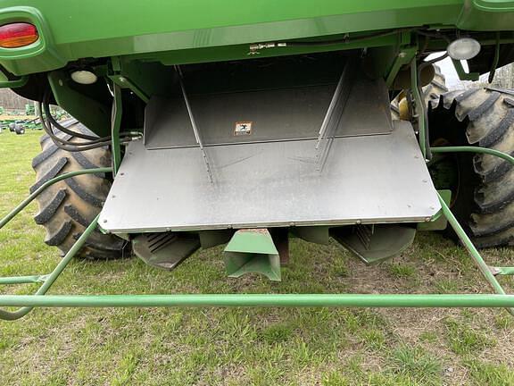 Image of John Deere S680 equipment image 2