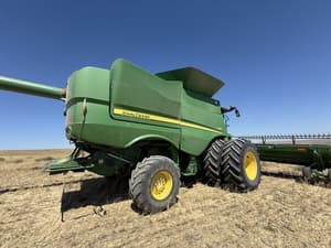 2017 John Deere S680 Image