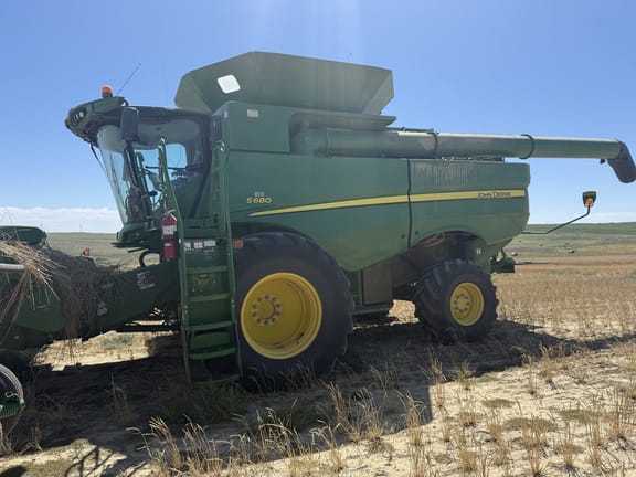 2017 John Deere S680 Equipment Image0