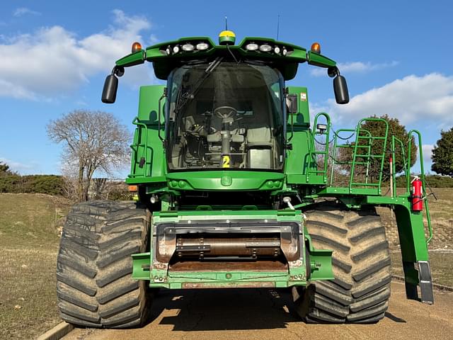 Image of John Deere S680 equipment image 2