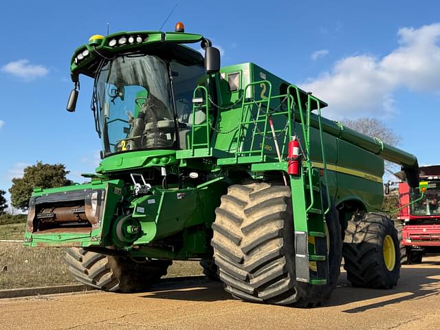 Image of John Deere S680 equipment image 3