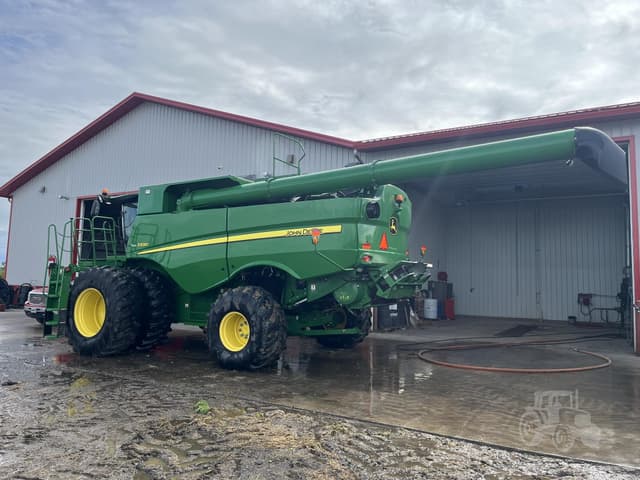 Image of John Deere S690 equipment image 2