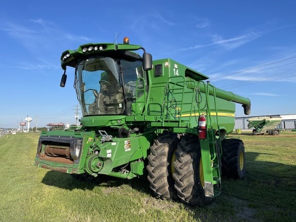 Main image John Deere S690