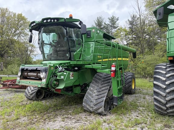 Image of John Deere S690 Primary image