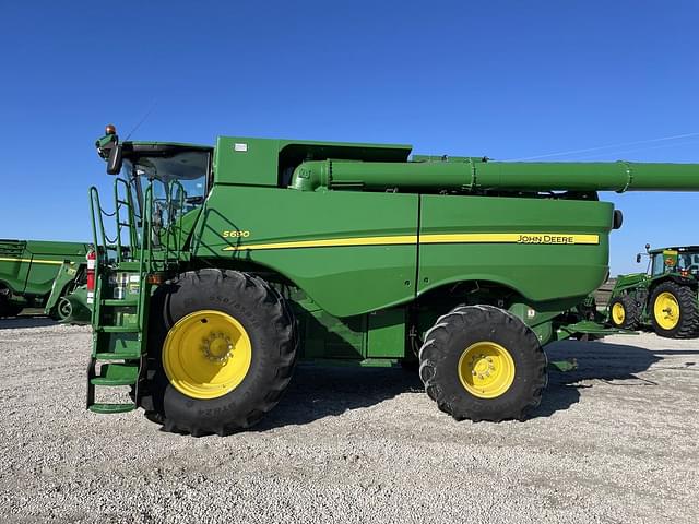 Image of John Deere S690 equipment image 2