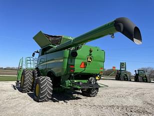 Main image John Deere S690 5