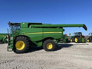 Main image John Deere S690 6