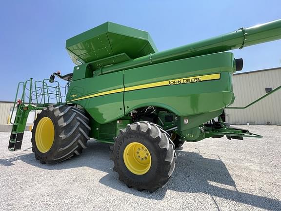 Image of John Deere S690 equipment image 3