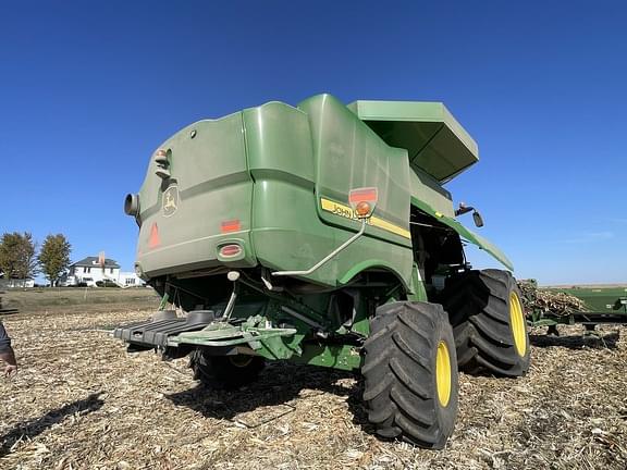 Image of John Deere S690 equipment image 3