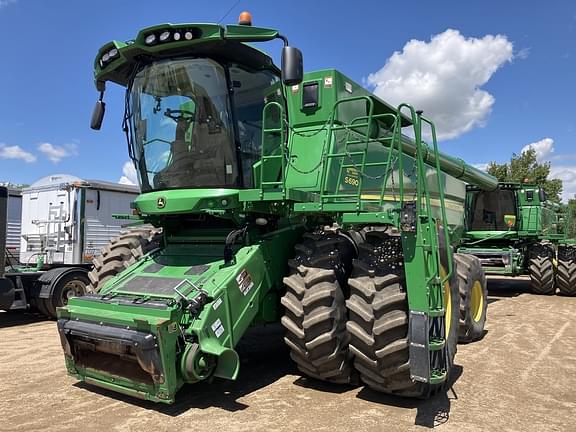 Image of John Deere S690 equipment image 1