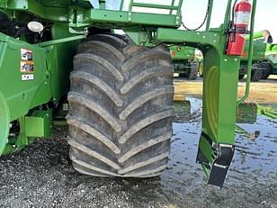 Main image John Deere S690 21