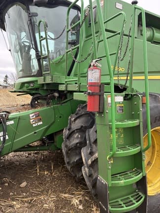 Image of John Deere S690 equipment image 4