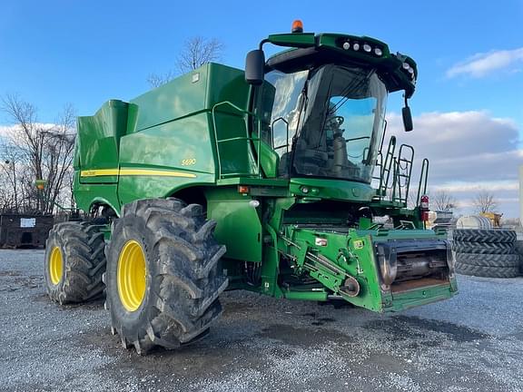 Image of John Deere S690 equipment image 1