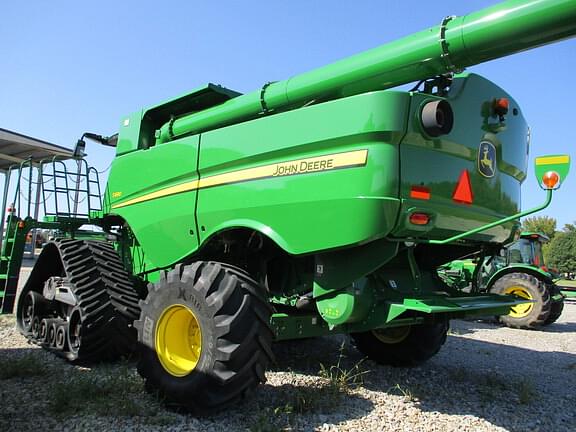 Image of John Deere S690 equipment image 4