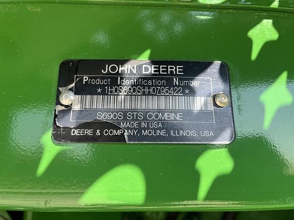 Image of John Deere S690 Primary image