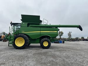 2017 John Deere S690 Image