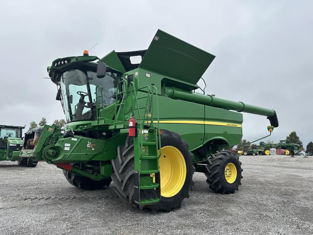 Image of John Deere S690 equipment image 2