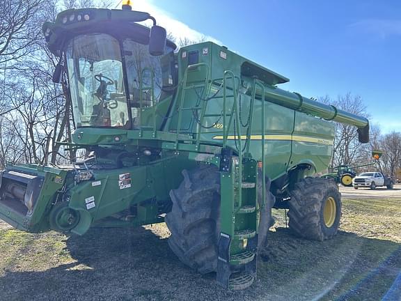 Image of John Deere S690 equipment image 1