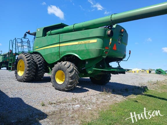 Image of John Deere S690 equipment image 2