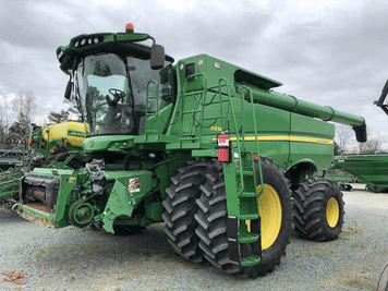 Main image John Deere S690