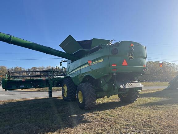 Image of John Deere S690 equipment image 4