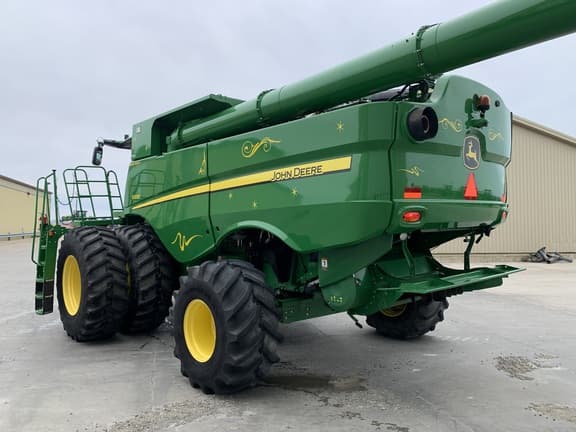 Image of John Deere S690 equipment image 4