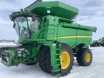 Main image John Deere S690