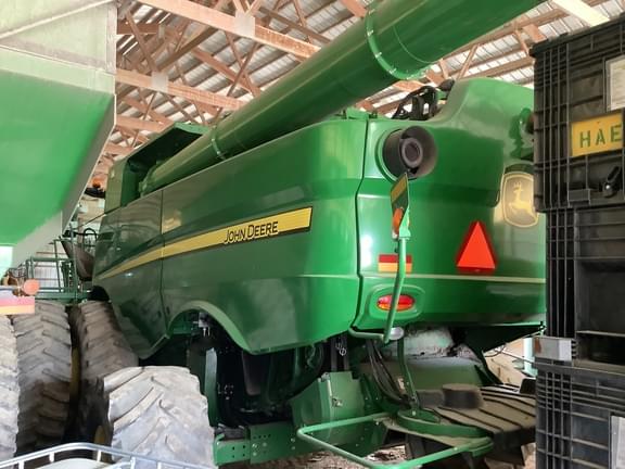 Image of John Deere S690 equipment image 3