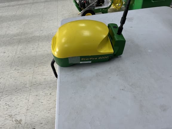 Image of John Deere StarFire 6000 equipment image 1