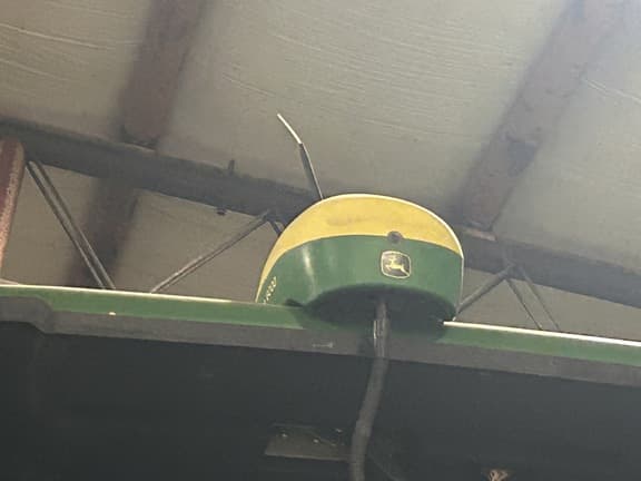 Image of John Deere StarFire 6000 equipment image 2