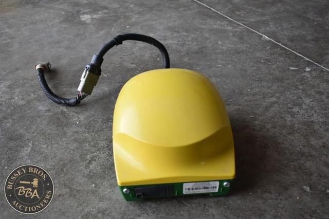 Image of John Deere StarFire 6000 equipment image 4
